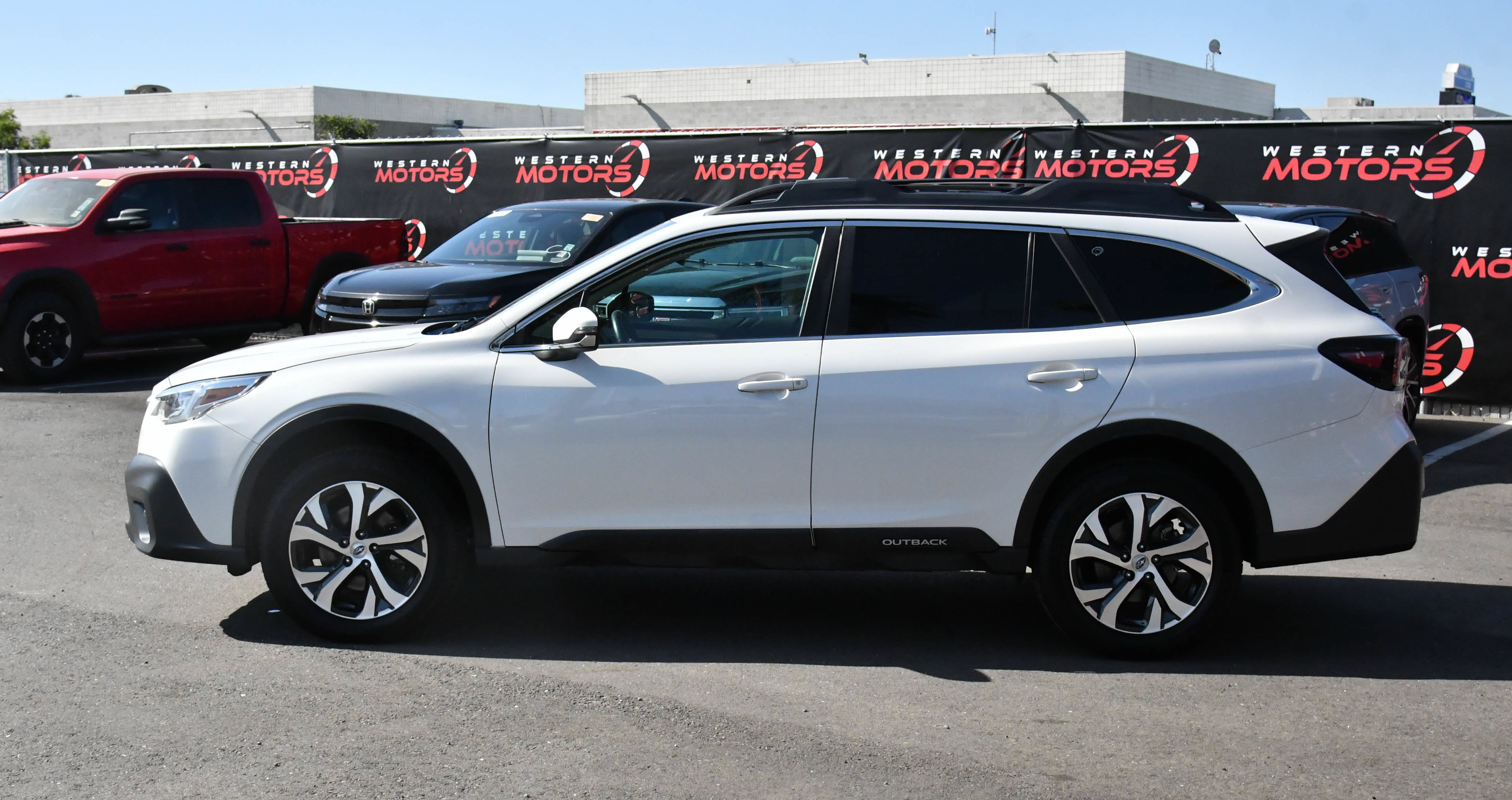 Used 2022 Subaru Outback Limited AWD/4WD image 4