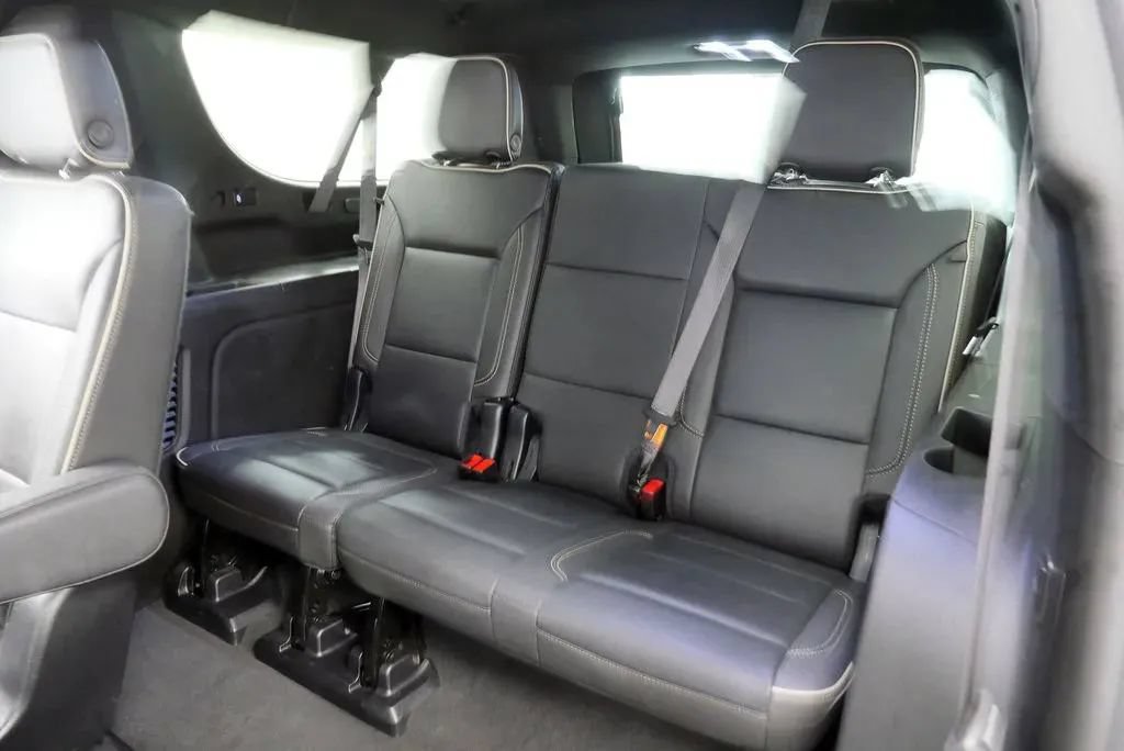 Used 2023 GMC Yukon XL SLT w/ SLT Luxury Package AWD/4WD image 18