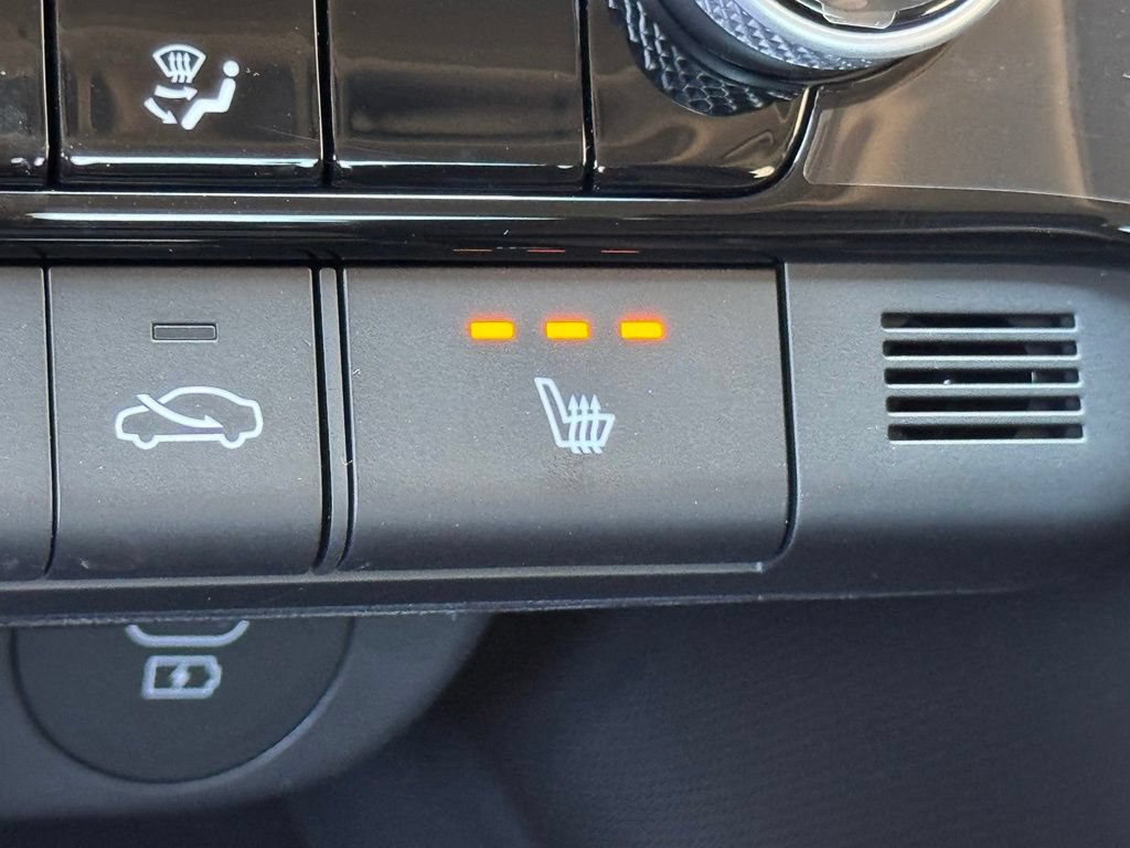 New 2026 Hyundai Elantra Limited FWD image 5