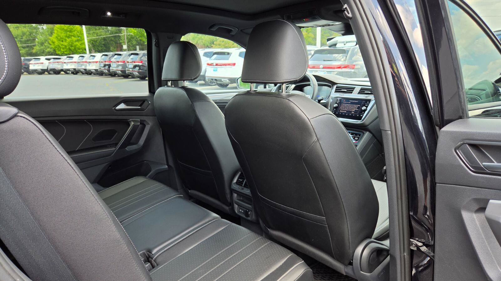 Used 2023 Volkswagen Tiguan SE R-Line FWD image 55
