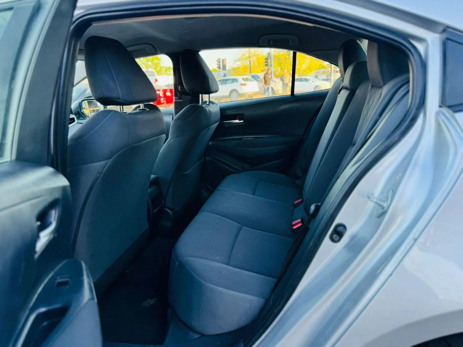 Used 2021 Toyota Corolla LE image 10