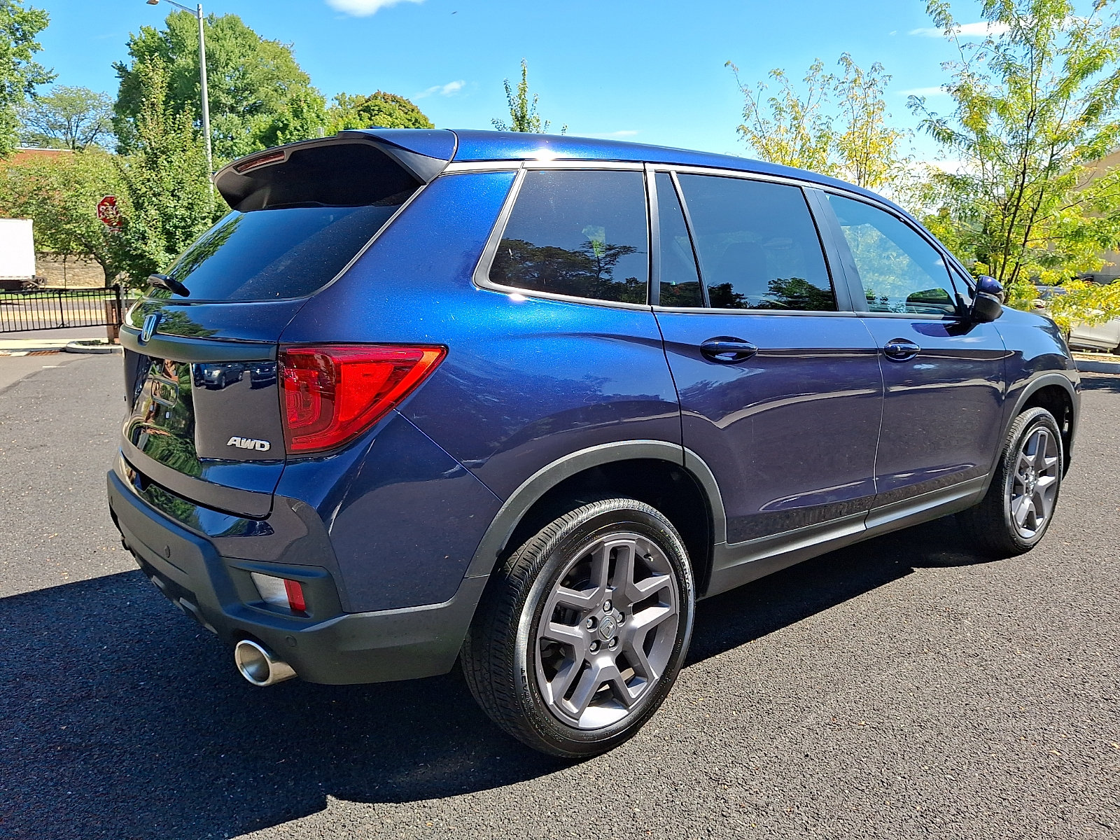 Used 2023 Honda Passport EX-L image 6