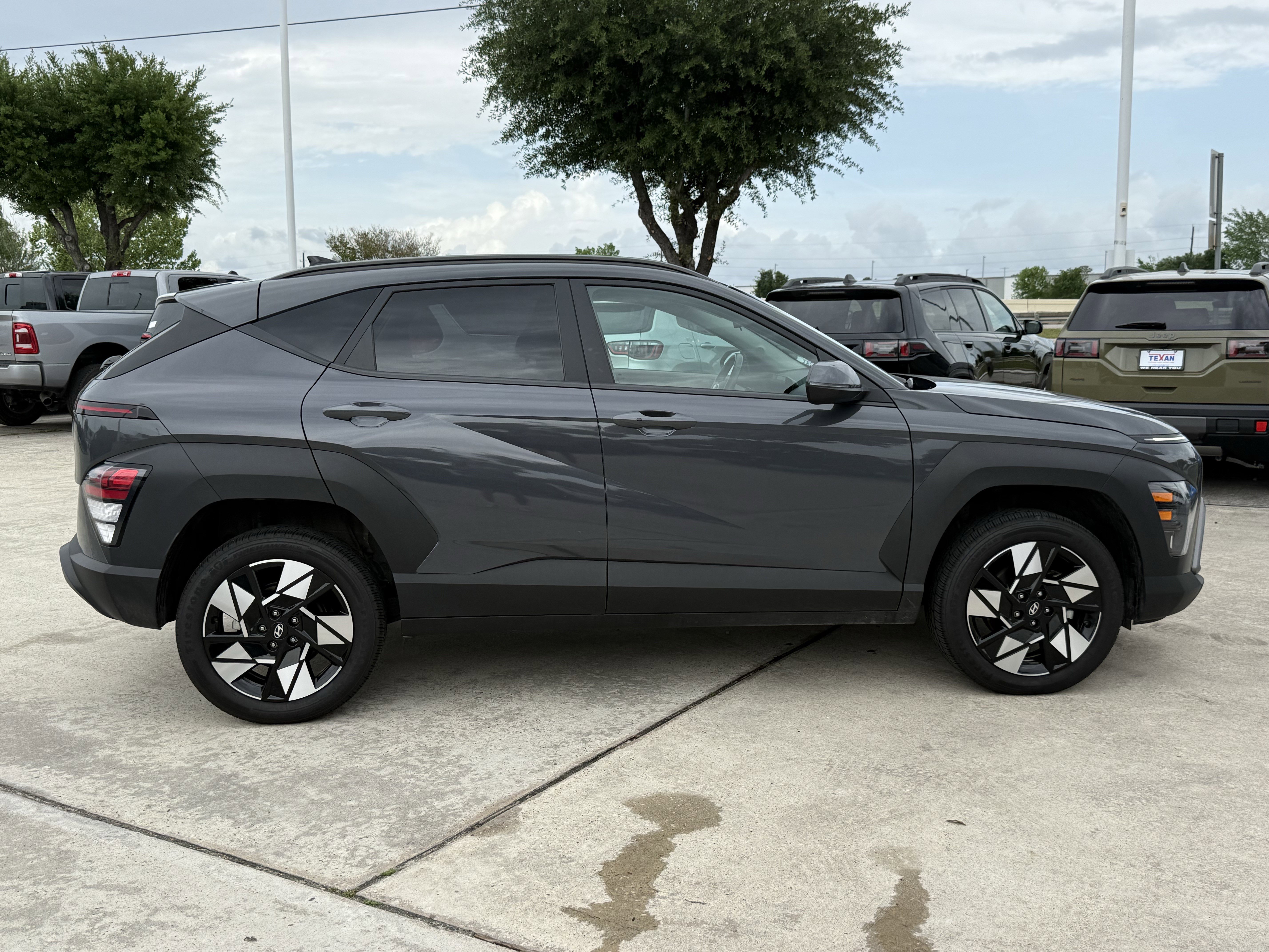 Used 2025 Hyundai Kona SEL AWD/4WD image 3