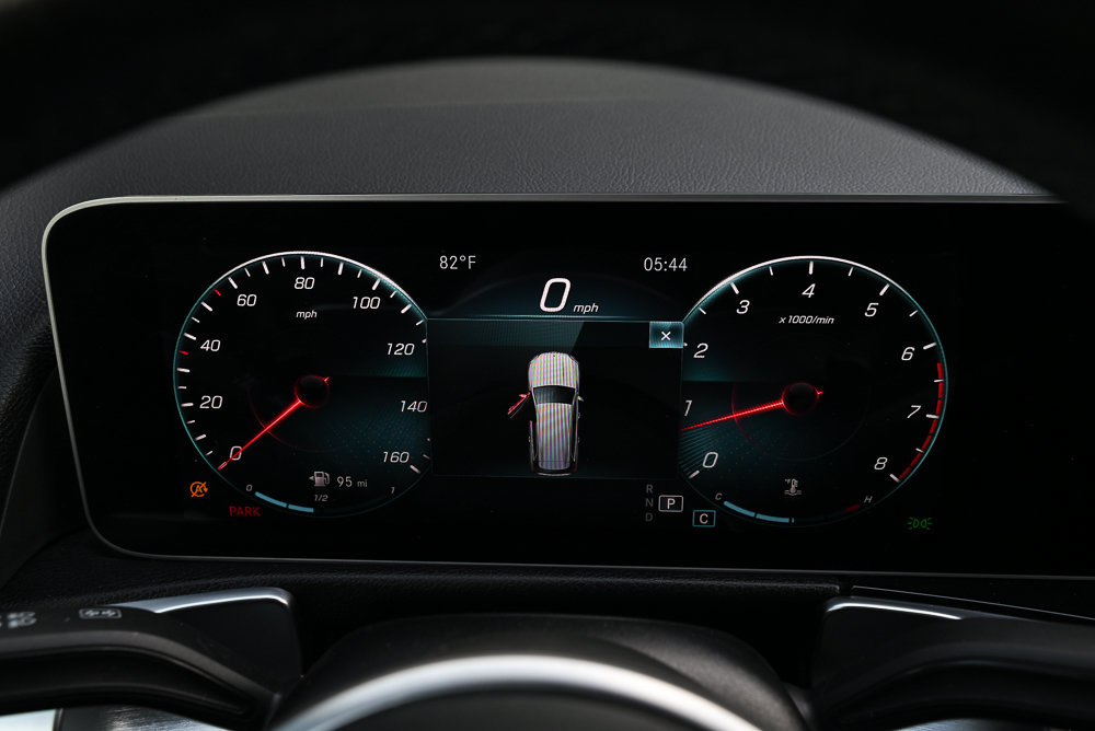 Used 2021 Mercedes-Benz GLB 250 4MATIC w/ Premium Package image 12