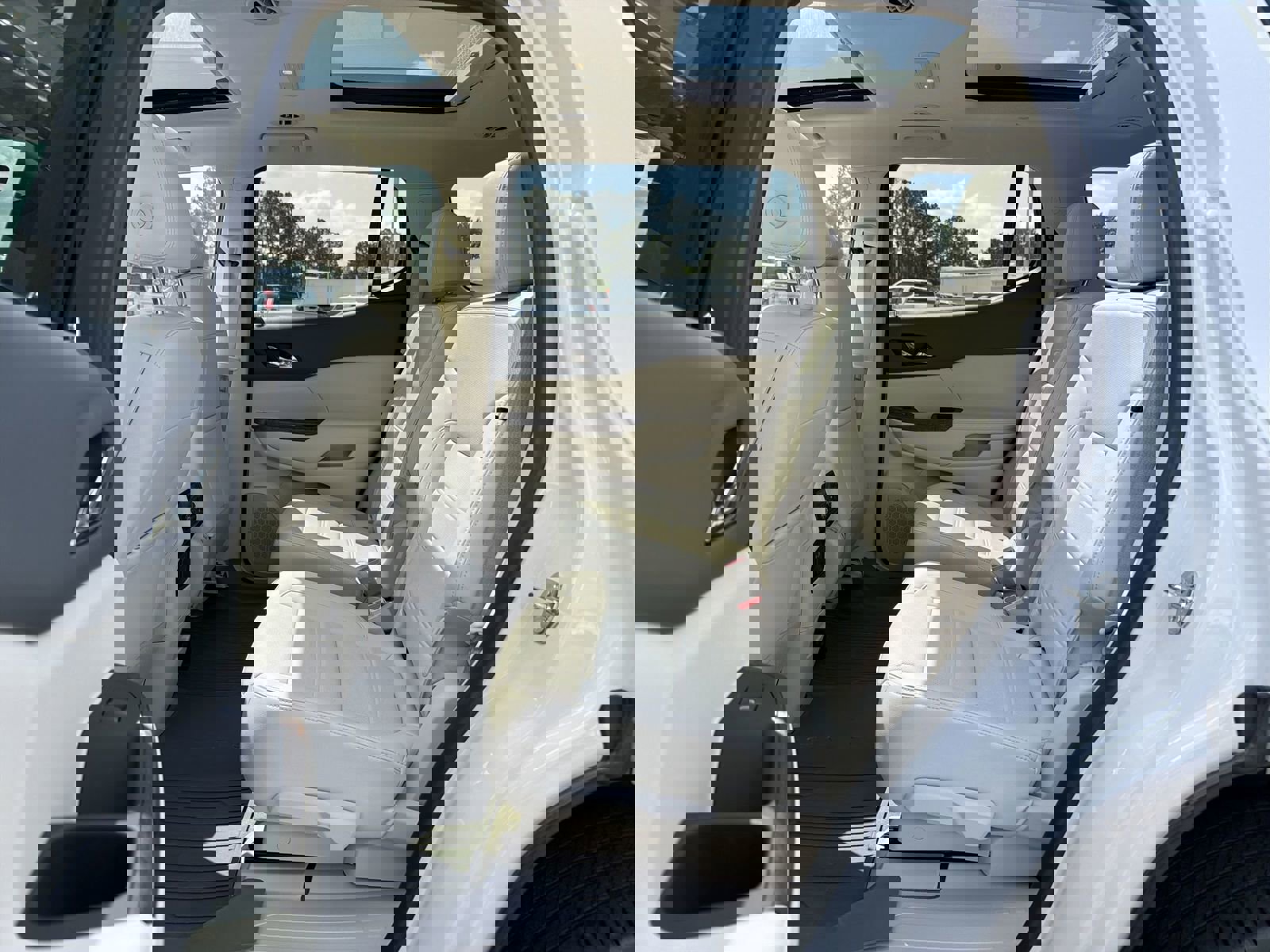 Used 2023 GMC Acadia Denali w/ Denali Technology Package image 31