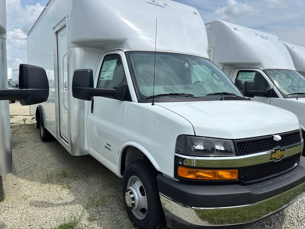New 2026 Chevrolet Express 4500 w/ Power Convenience Package RWD image 2