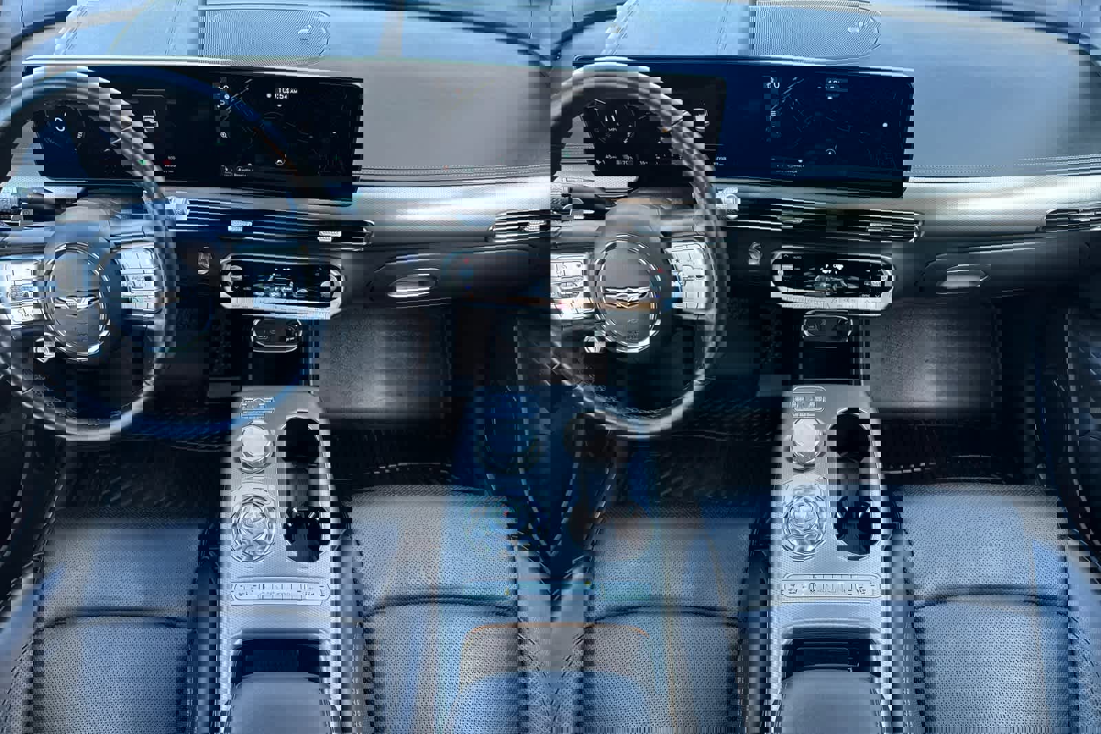 Used 2023 Genesis GV60 Advanced image 3