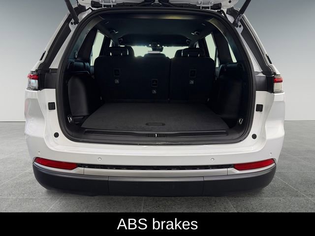 New 2026 Jeep Grand Cherokee Limited w/ Trailer Tow Package image 15