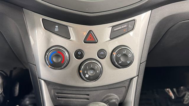 Used 2015 Chevrolet Trax LT w/ LT Sun and Sound Package image 27