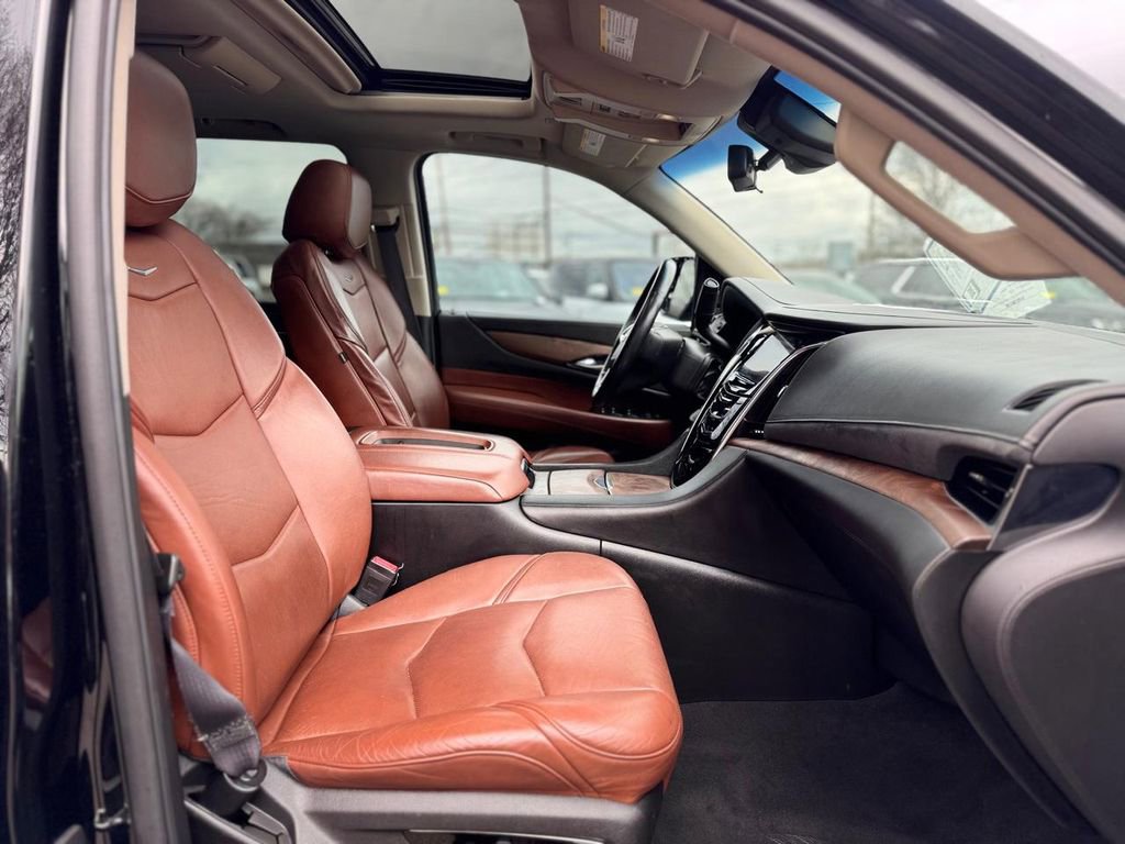 Used 2017 Cadillac Escalade Premium Luxury w/ LPO, Radiant Package image 24