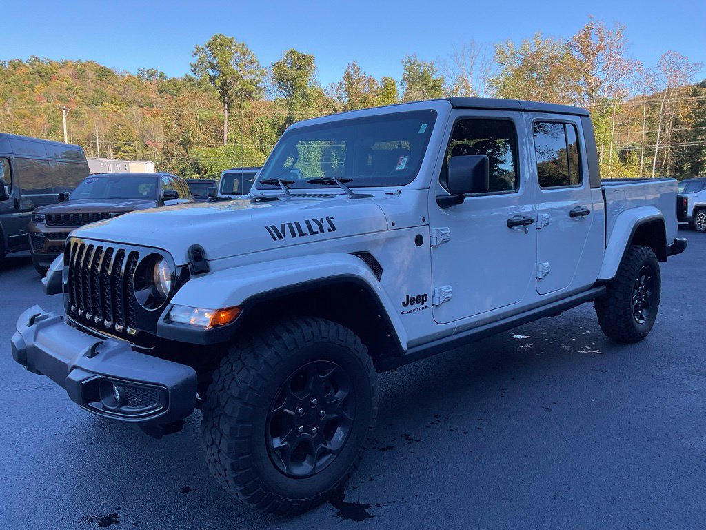 Used 2023 Jeep Gladiator Sport AWD/4WD image 3