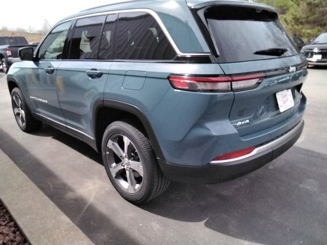 New 2026 Jeep Grand Cherokee Limited w/ Luxury Tech Group II AWD/4WD image 10