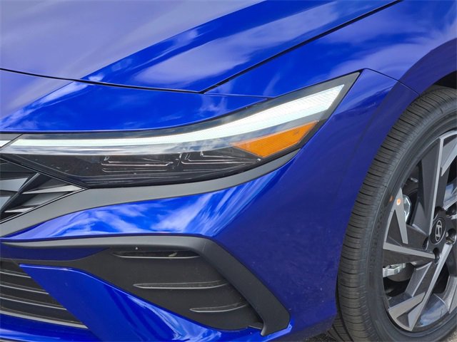 New 2025 Hyundai Elantra SEL image 8