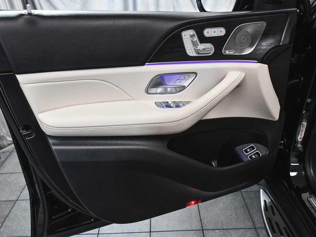 Used 2025 Mercedes-Benz GLE 450e GLE 450e w/ AMG Line Exterior image 9