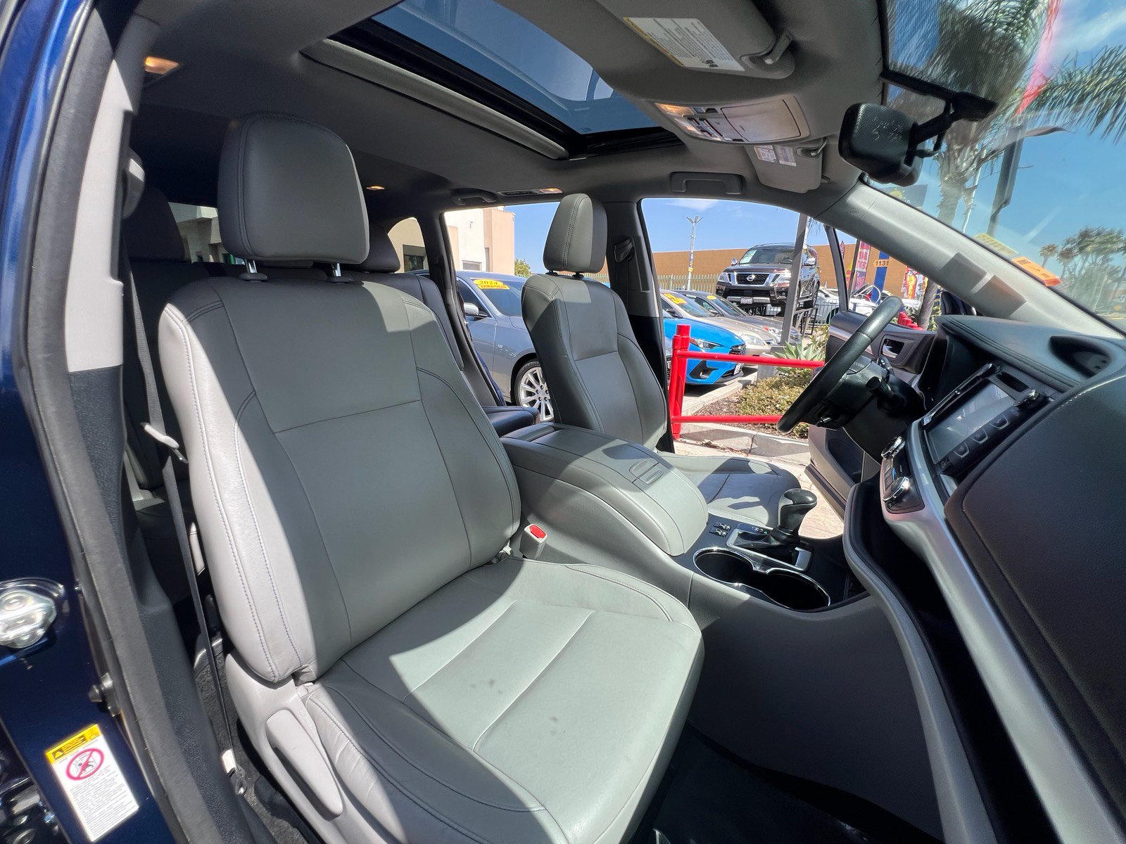 Used 2015 Toyota Highlander XLE FWD image 41