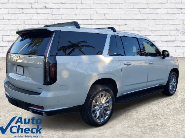 Used 2024 Cadillac Escalade ESV Premium Luxury RWD image 4