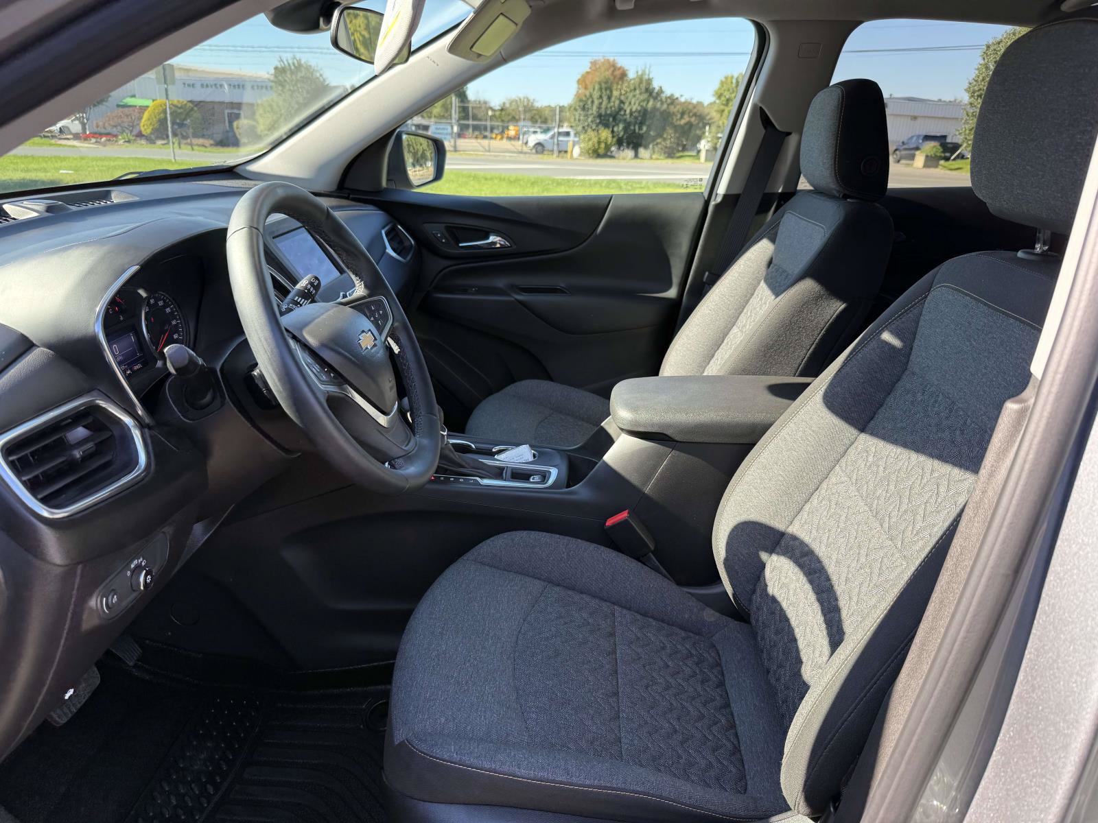 Used 2023 Chevrolet Equinox LT AWD/4WD image 13