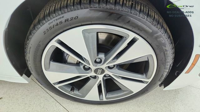Used 2025 Audi A6 e-tron Premium Plus w/ Premium Plus RWD image 55