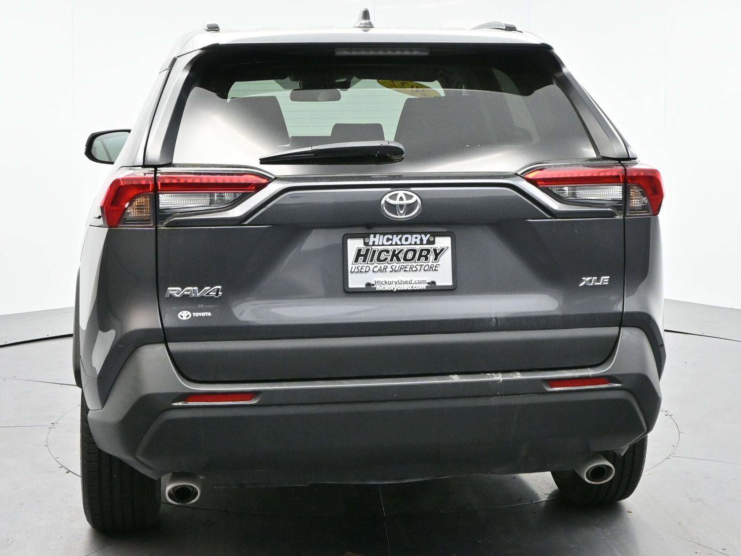 Used 2022 Toyota RAV4 XLE w/ Convenience Package image 6