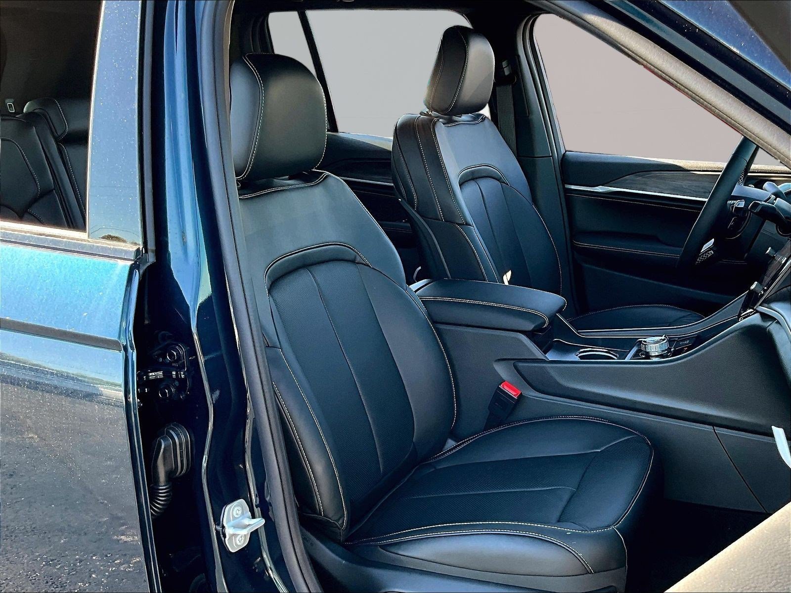 New 2027 Jeep Grand Cherokee Limited AWD/4WD image 19