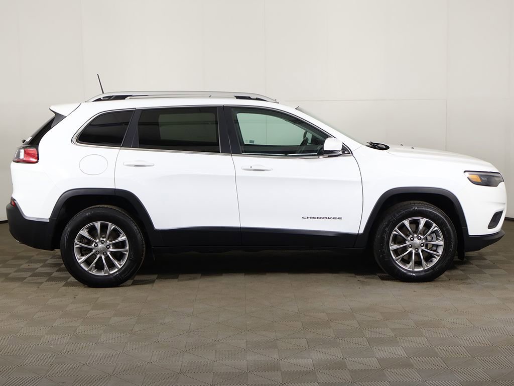 Used 2019 Jeep Cherokee Latitude Plus w/ Comfort/Convenience Group image 17