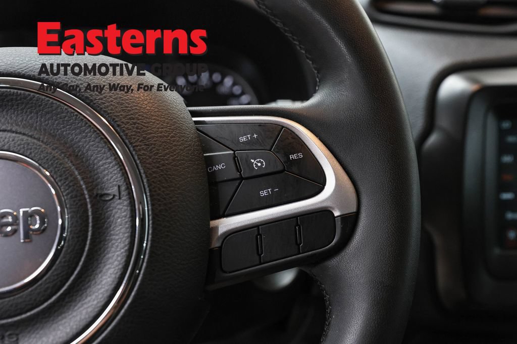 Used 2021 Jeep Renegade Latitude AWD/4WD image 15
