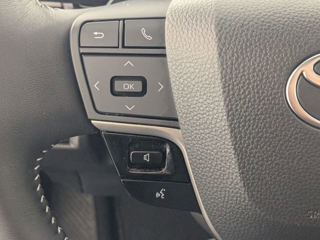 Used 2025 Toyota Camry SE image 15