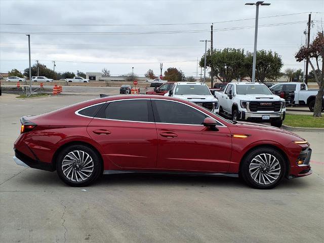 Used 2025 Hyundai Sonata Limited image 2