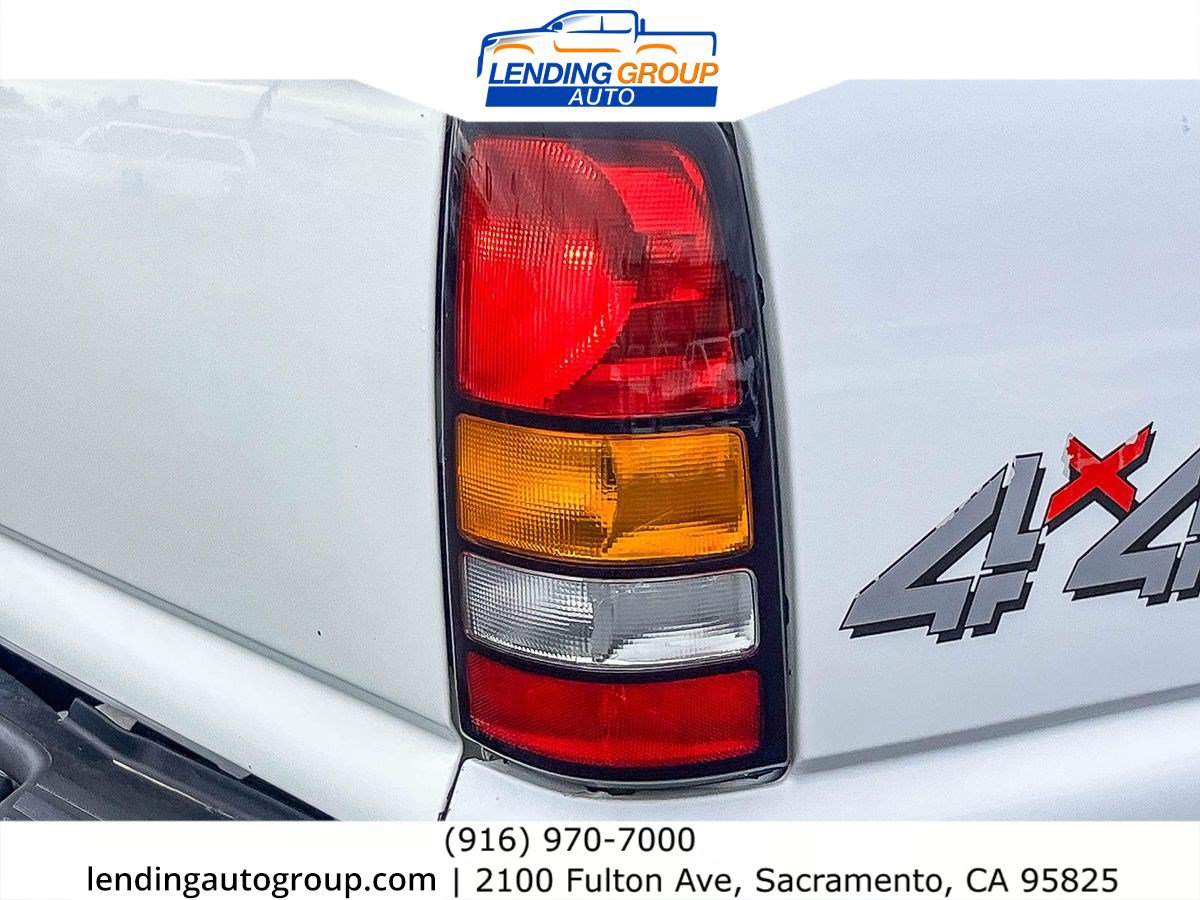 Used 2003 GMC Sierra 2500 SLT w/ SLT Preferred Equipment Group AWD/4WD image 8