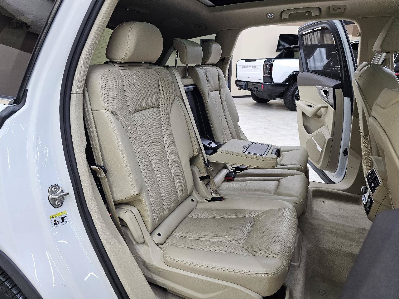 Used 2018 Audi Q7 3.0T Prestige AWD/4WD image 24