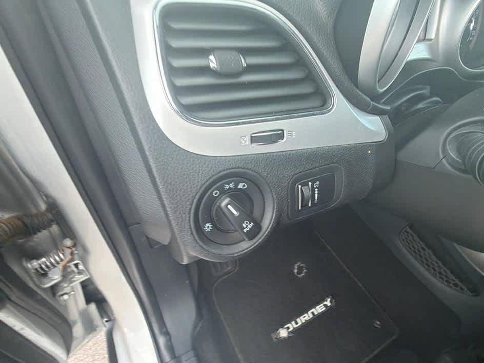 Used 2014 Dodge Journey SXT w/ Flexible Seating Group FWD image 16
