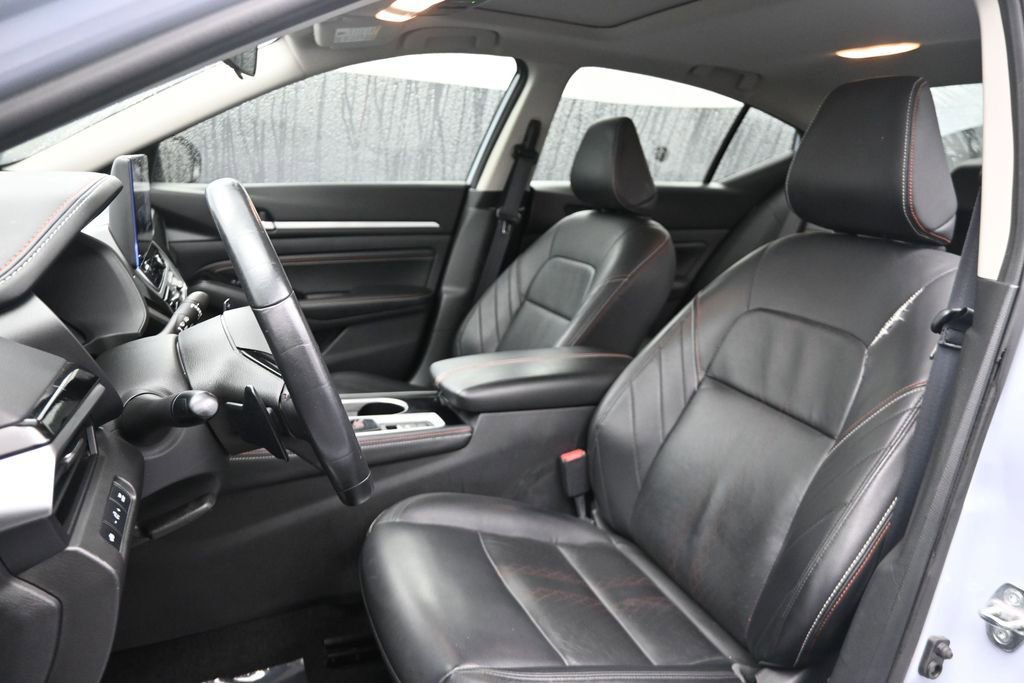 Used 2023 Nissan Altima 2.5 SR w/ SR Premium Package AWD/4WD image 16