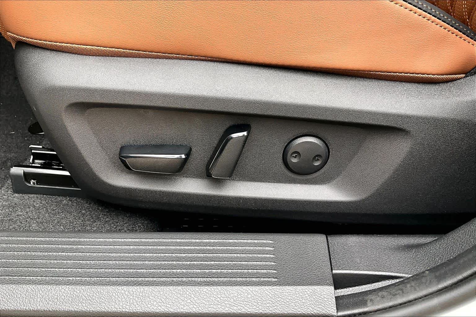 New 2026 Nissan Rogue Platinum AWD/4WD image 14