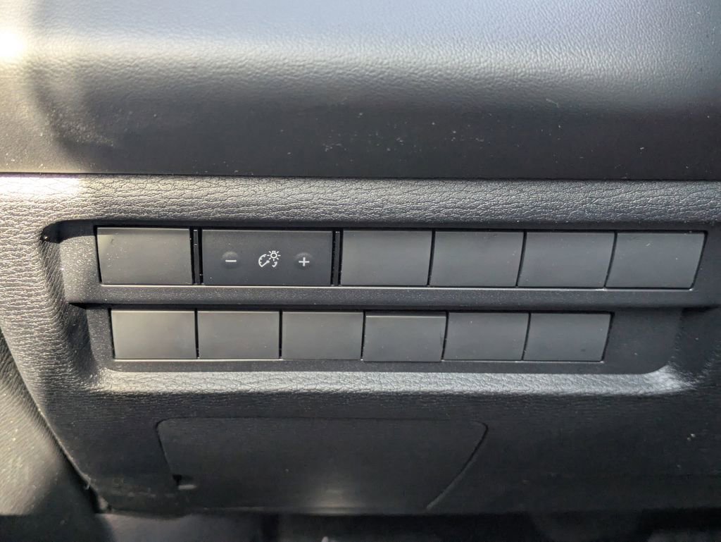 New 2025 Mitsubishi Outlander SE image 23
