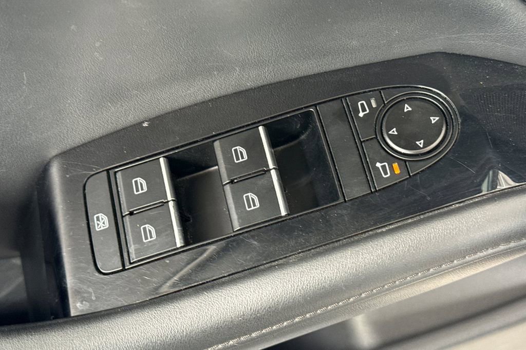 Used 2024 MAZDA MAZDA3 s FWD image 17