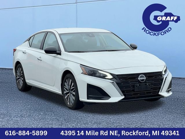 Used 2025 Nissan Altima 2.5 SV image 1