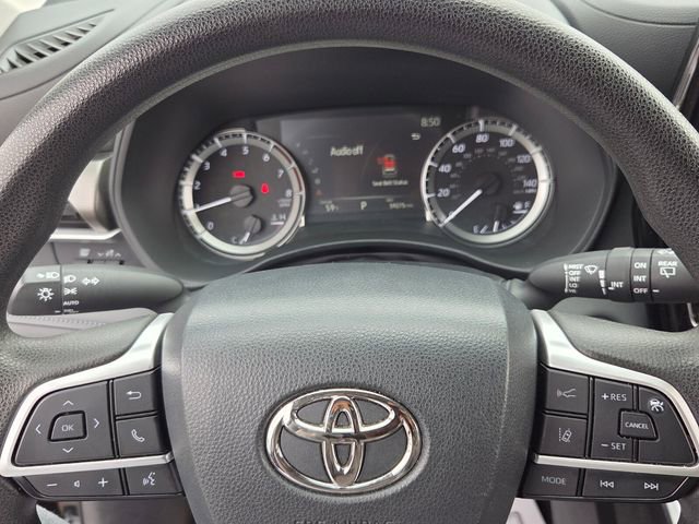 Used 2023 Toyota Highlander L image 21