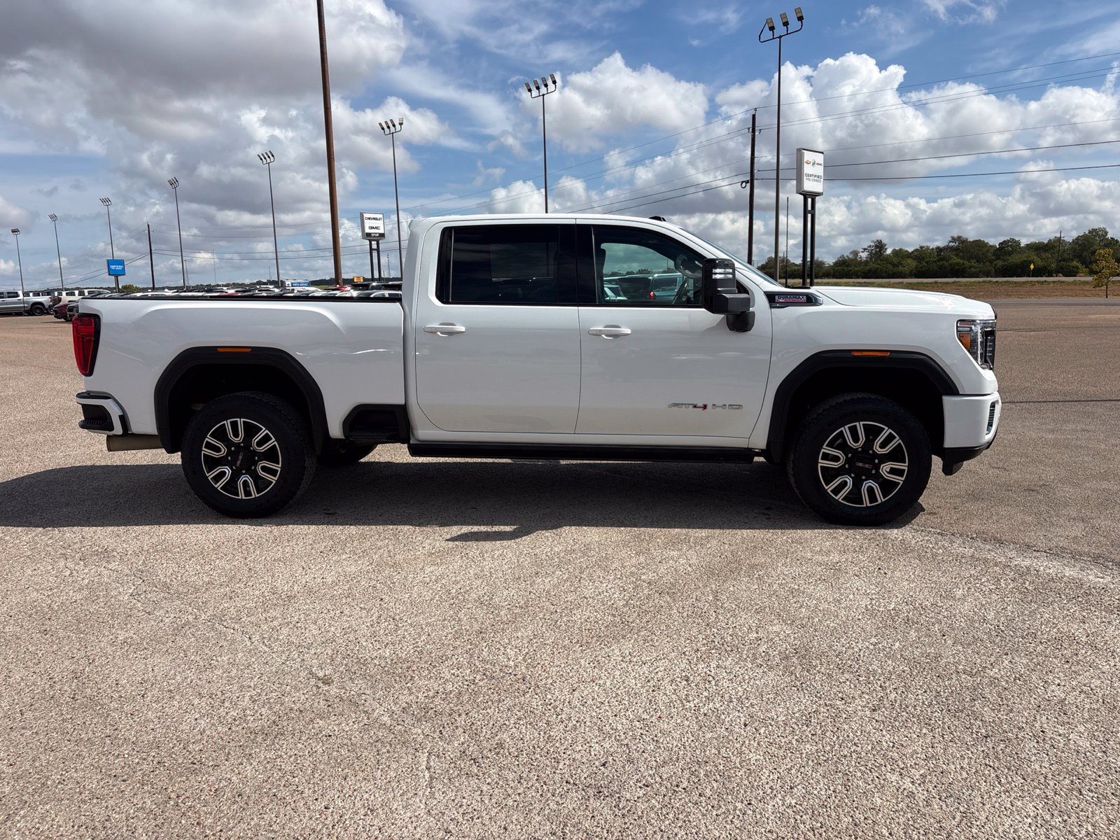 Used 2022 GMC Sierra 2500 AT4 w/ AT4 Premium Plus Package AWD/4WD image 7