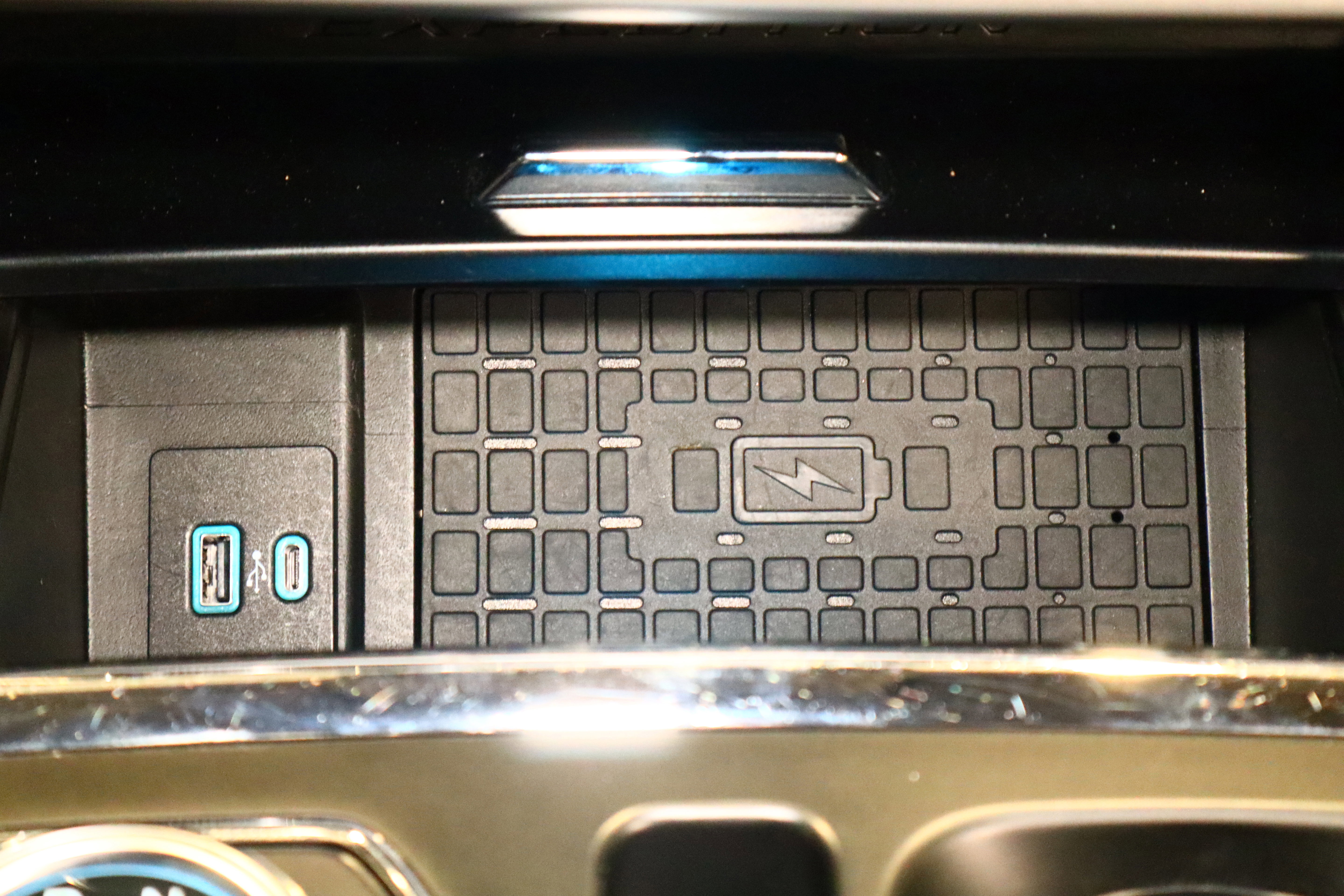 Used 2024 Ford Expedition XLT image 27