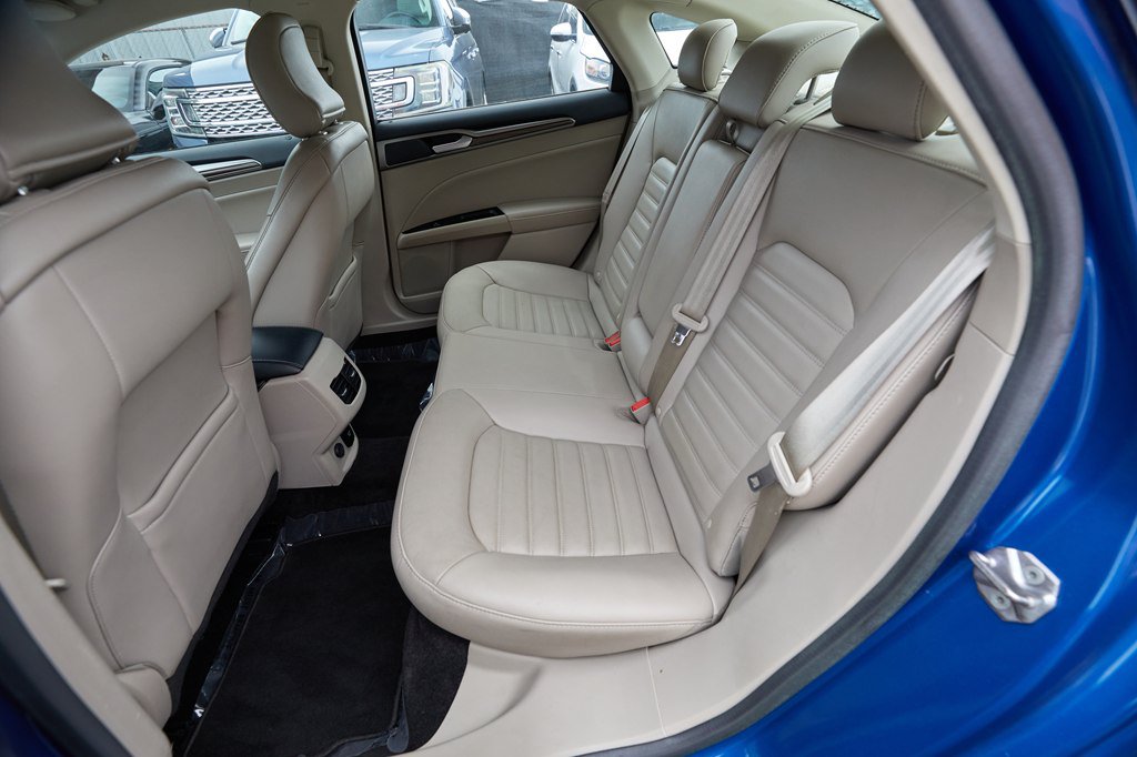 Used 2017 Ford Fusion Energi SE FWD image 14