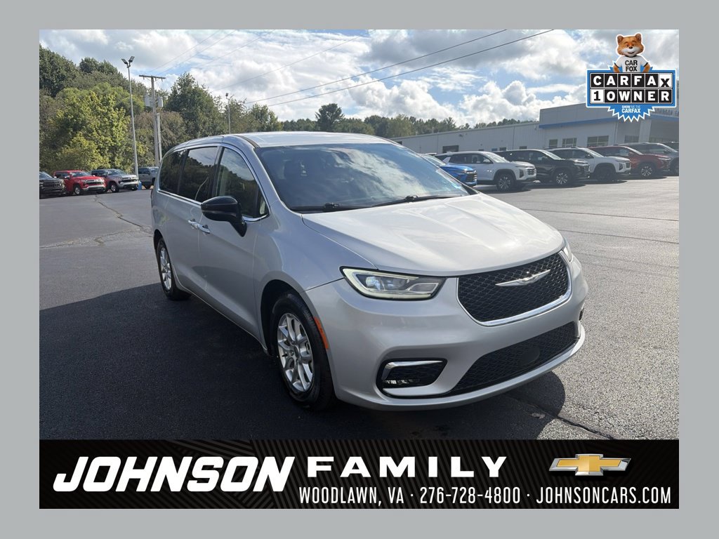 Used 2024 Chrysler Pacifica Touring-L