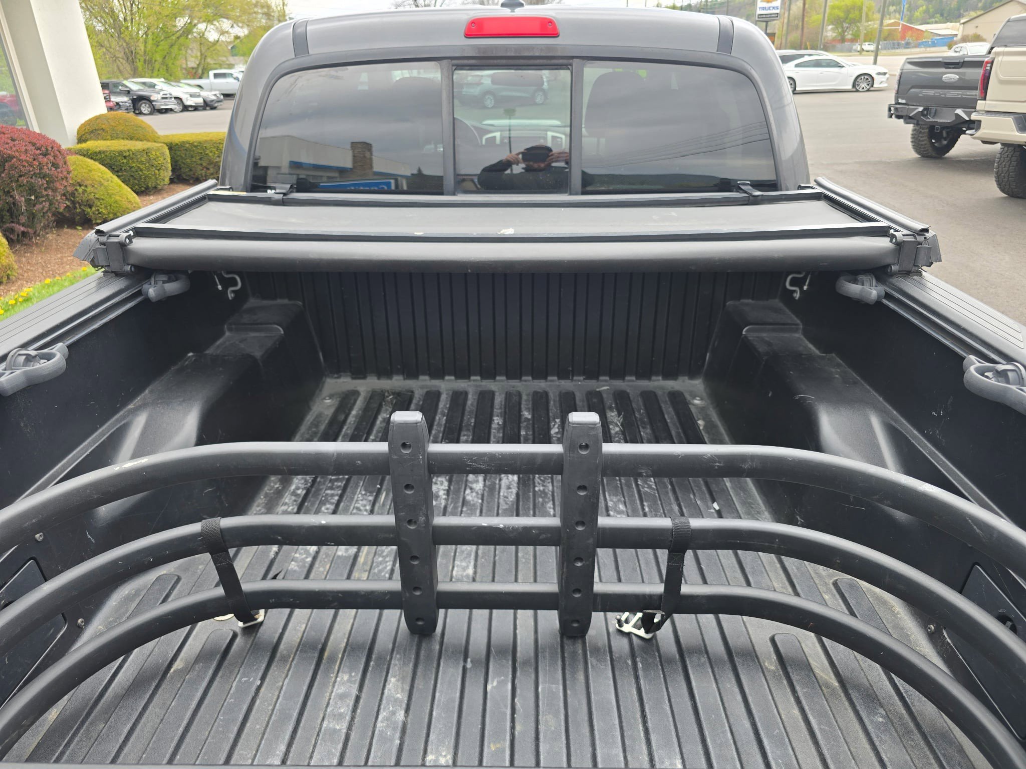 Used 2015 Toyota Tacoma 4x4 Double Cab w/ TRD Sport Package image 5