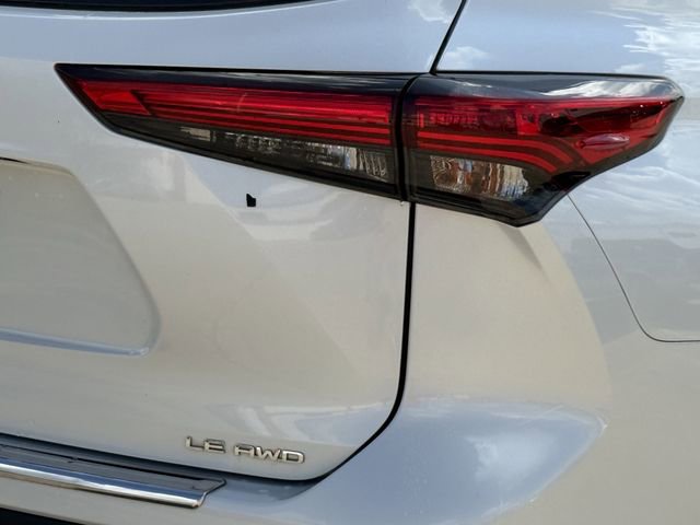 Used 2022 Toyota Highlander LE image 7