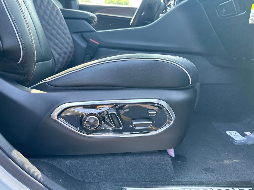 Used 2023 Jeep Grand Cherokee Summit image 20