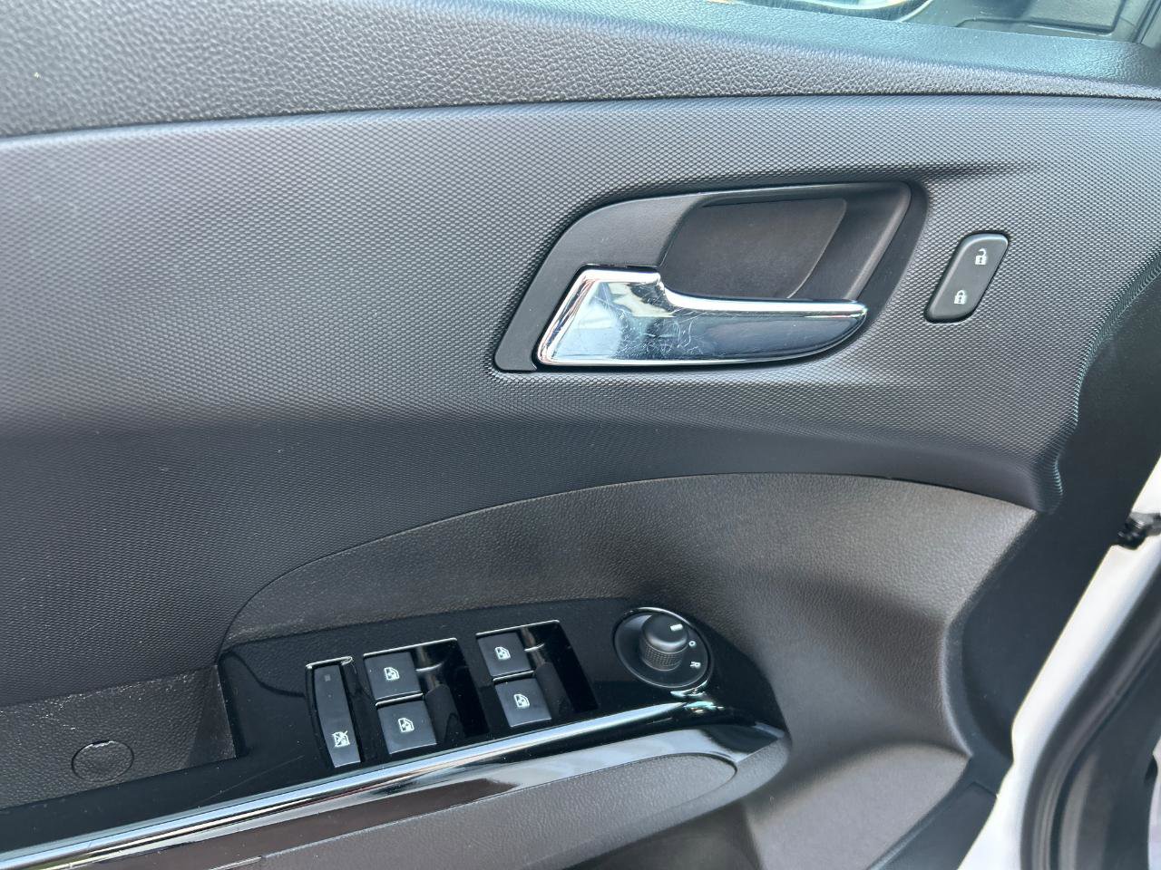 Used 2019 Chevrolet Sonic LT w/ Convenience Package image 5