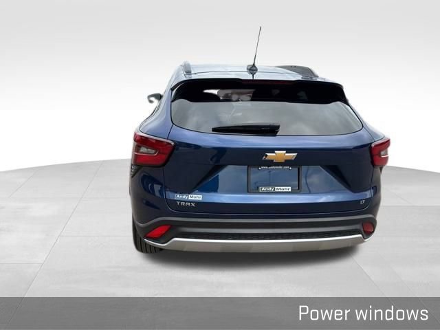 Used 2024 Chevrolet Trax LT w/ Driver Confidence Package image 14