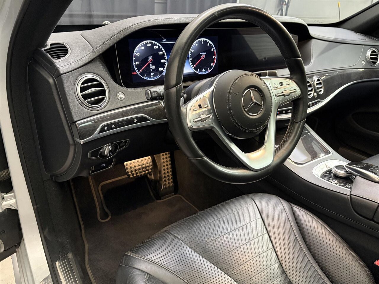 Used 2020 Mercedes-Benz S 560 Sedan image 13