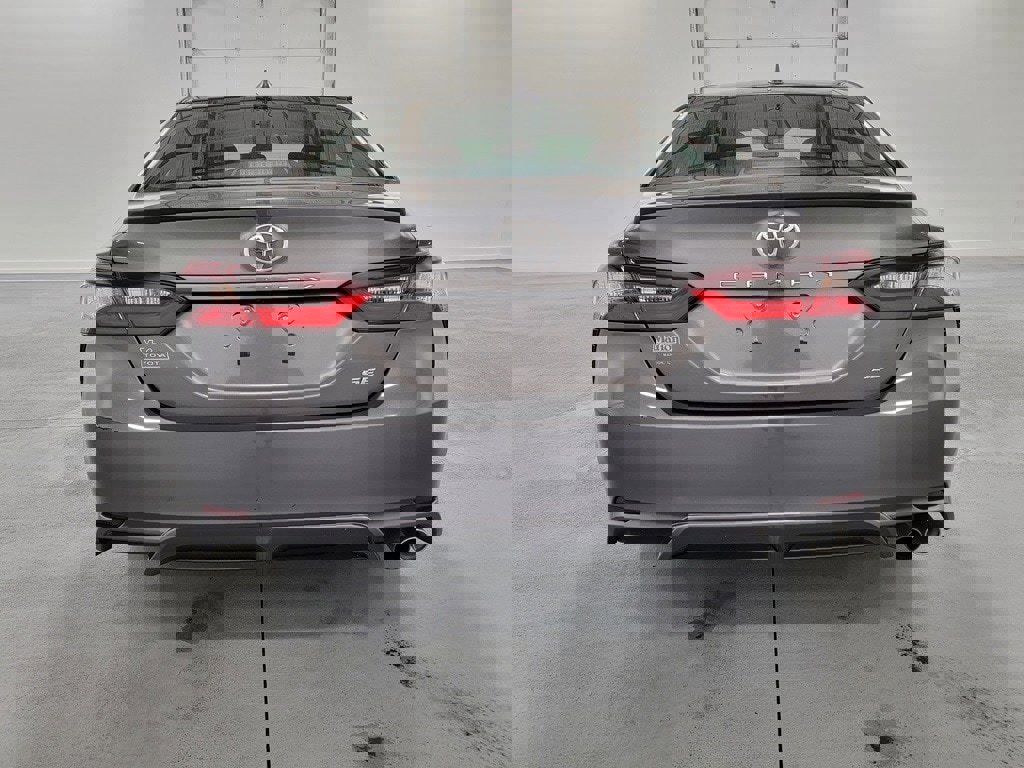 Used 2023 Toyota Camry SE image 7