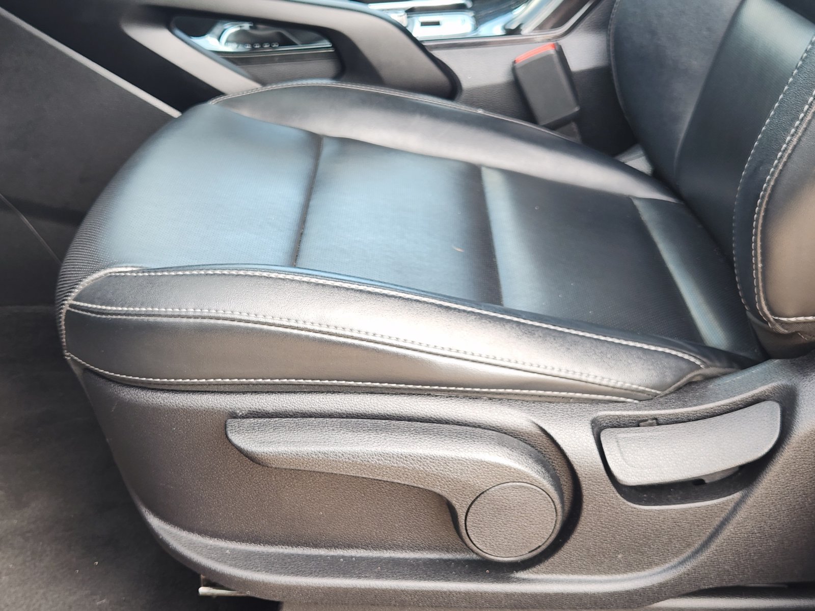 Used 2024 Kia Telluride LX FWD image 27