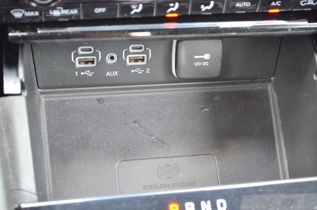 Used 2023 Jeep Grand Cherokee Altitude AWD/4WD image 29
